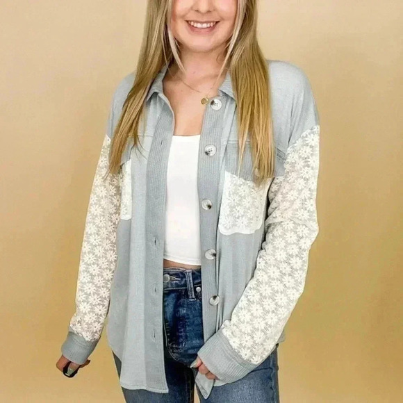 Hem & Thread Tops - Hem & Thread Women’s Blue Button Down/Shacket With Lace Detail. NWT. Size Small